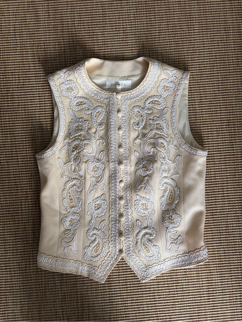 Vintage Escada Embroidered Button Front Sleeveless Vest Top Cream White - Picture 2 of 6